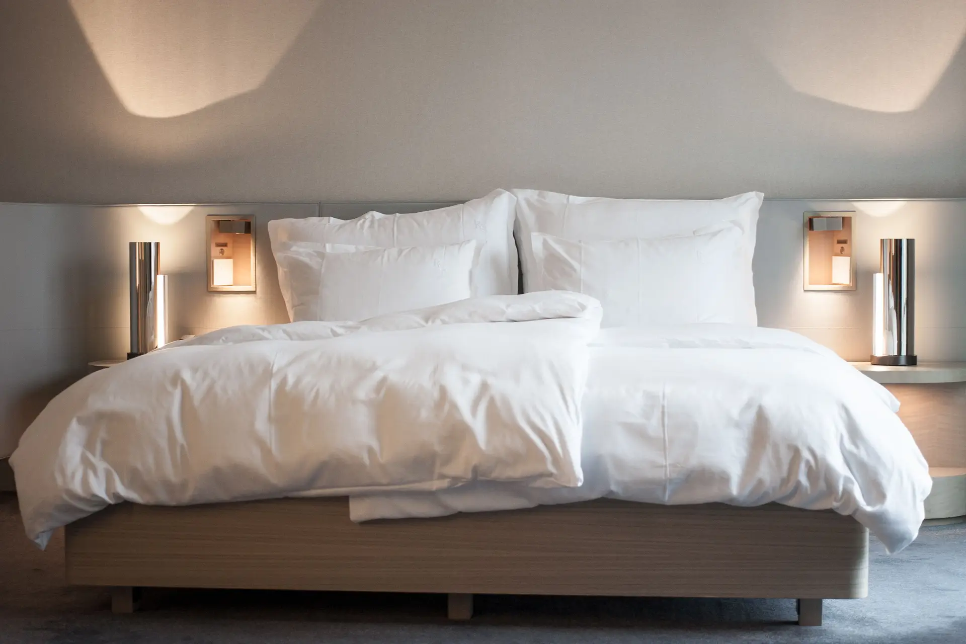 Ylellinen hotellihuone